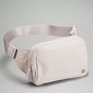 Lululemon belt bag 2L - white opal